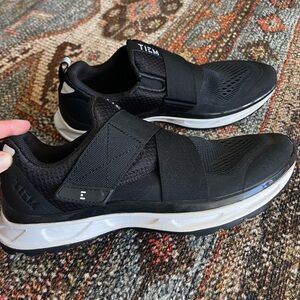 TIEM Black Women's Athletic Cycling Shoes